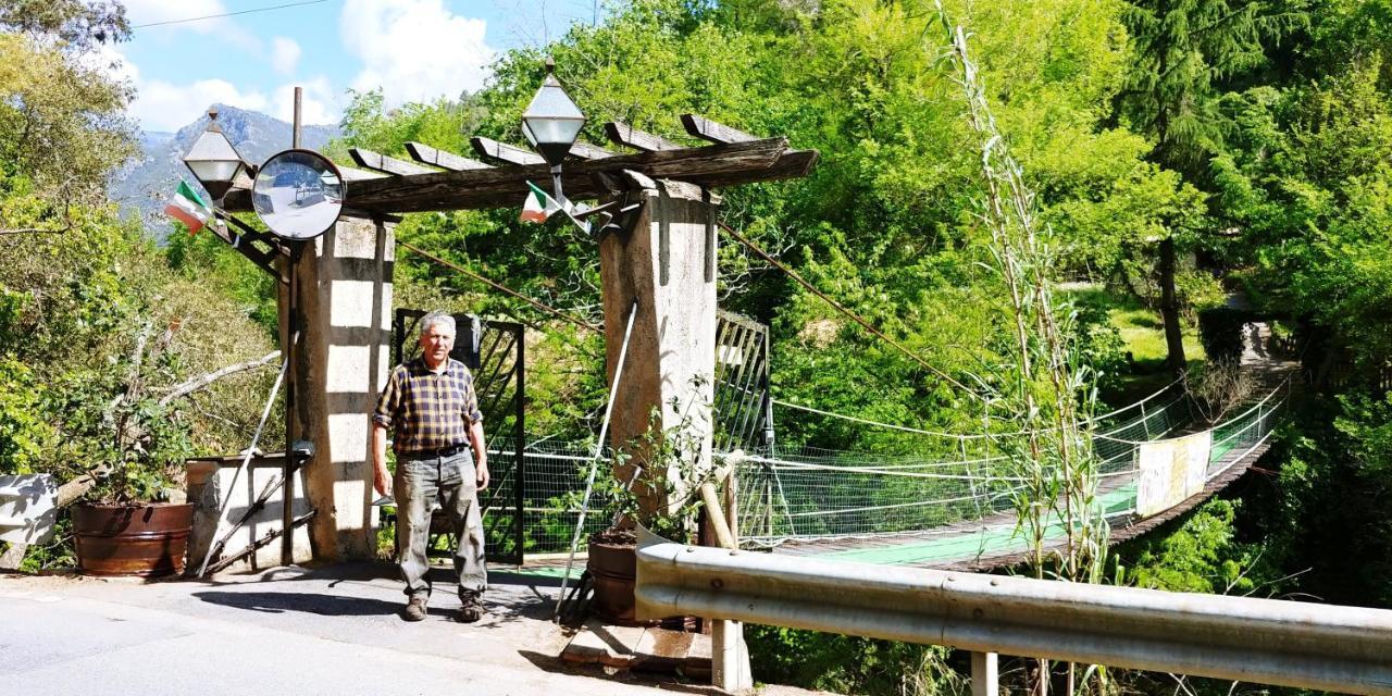 Agricamping Ponteraggio N.1 Hotel Dolceacqua Ngoại thất bức ảnh
